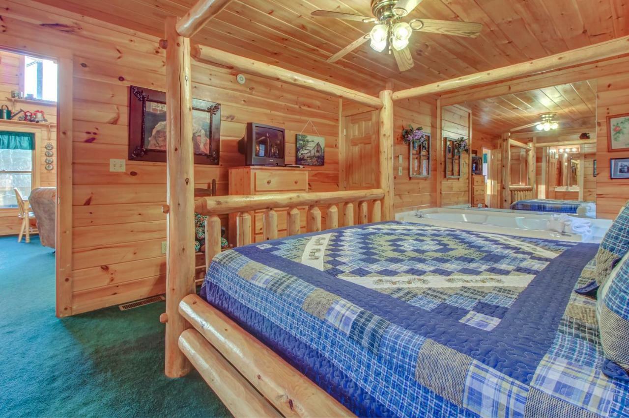 Вилла Running Bear Cabin Shady Grove Экстерьер фото